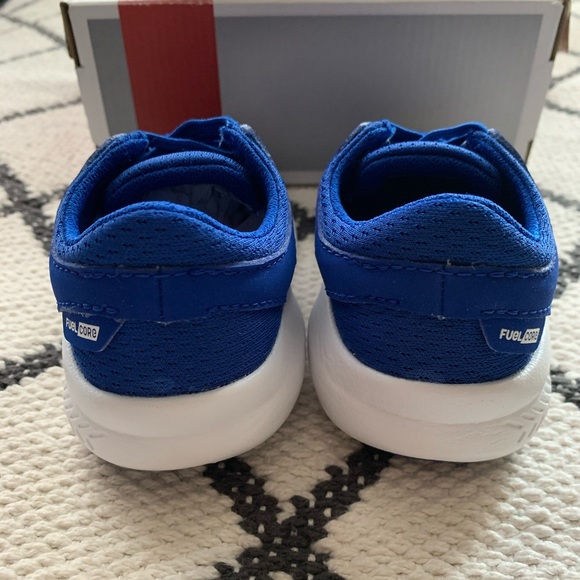 NIB new balance fuelcore infant sz6 - Picture 4 of 5